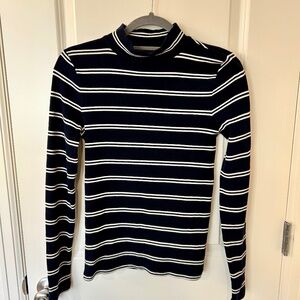 Talbots NWOT Blue/Cream Mockneck Long Sleeved Shirt
